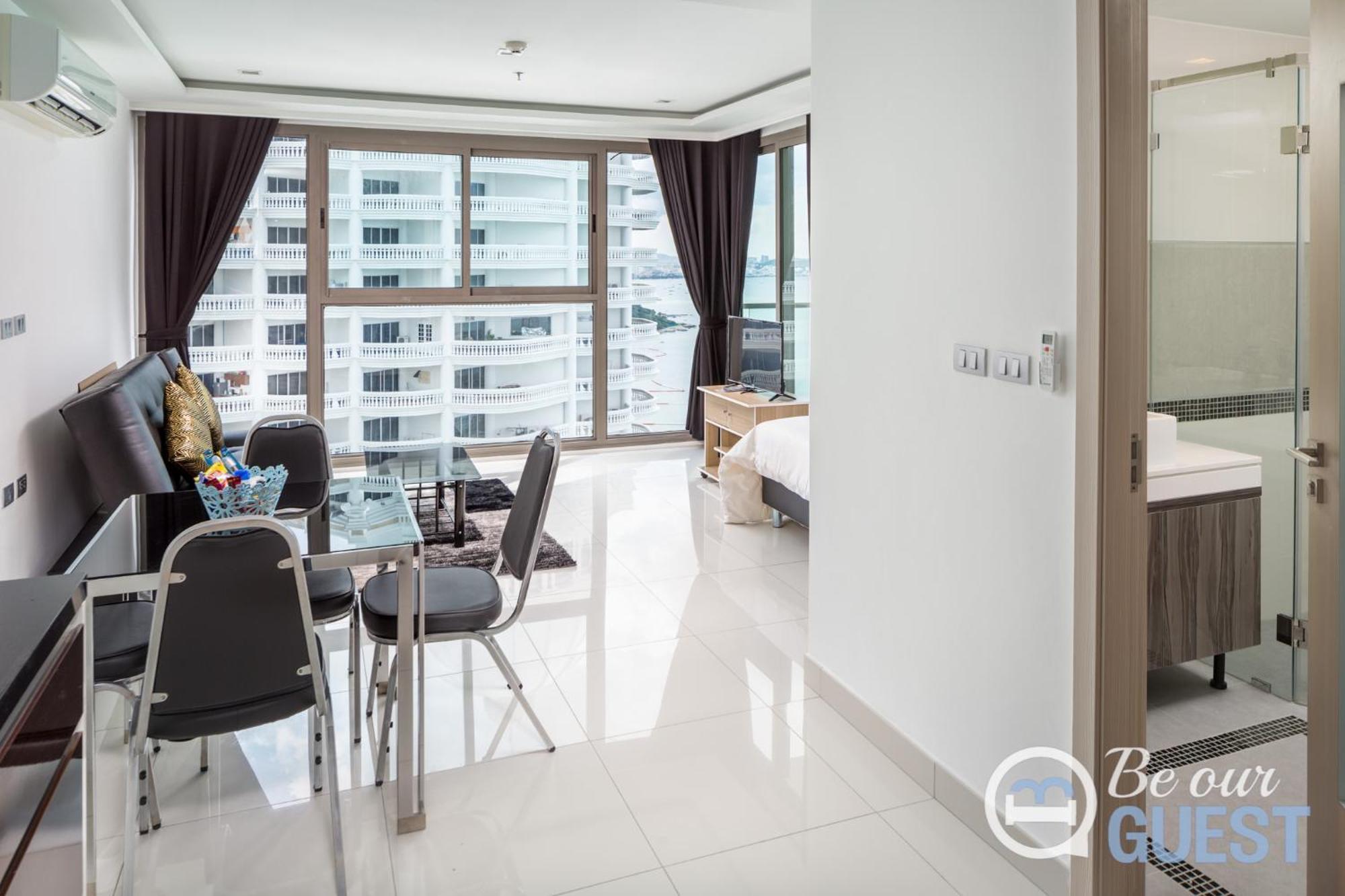 Stunning Sea View Condo On The Beach - Monthly Stay Pattaya Exteriér fotografie