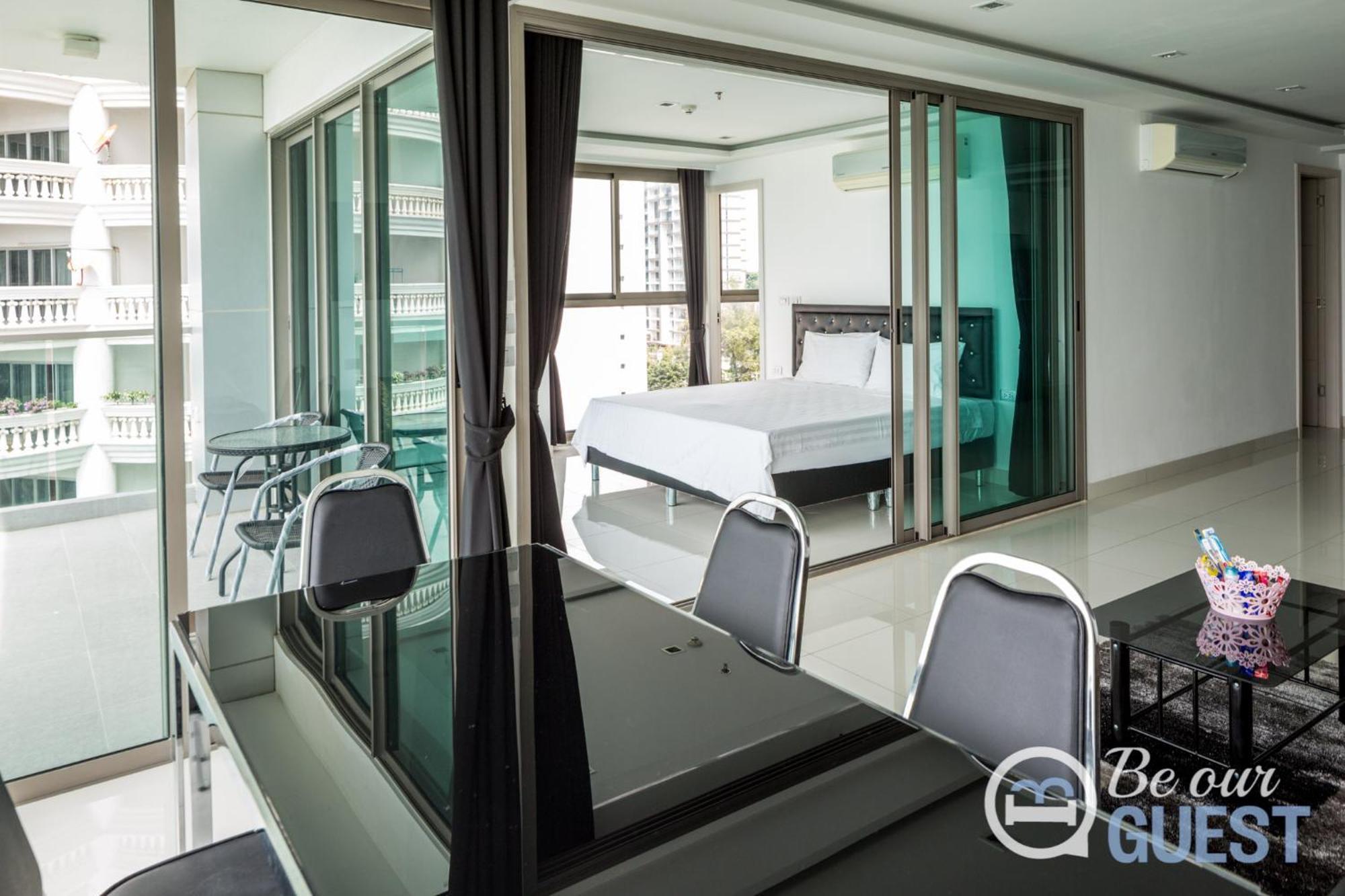 Stunning Sea View Condo On The Beach - Monthly Stay Pattaya Exteriér fotografie